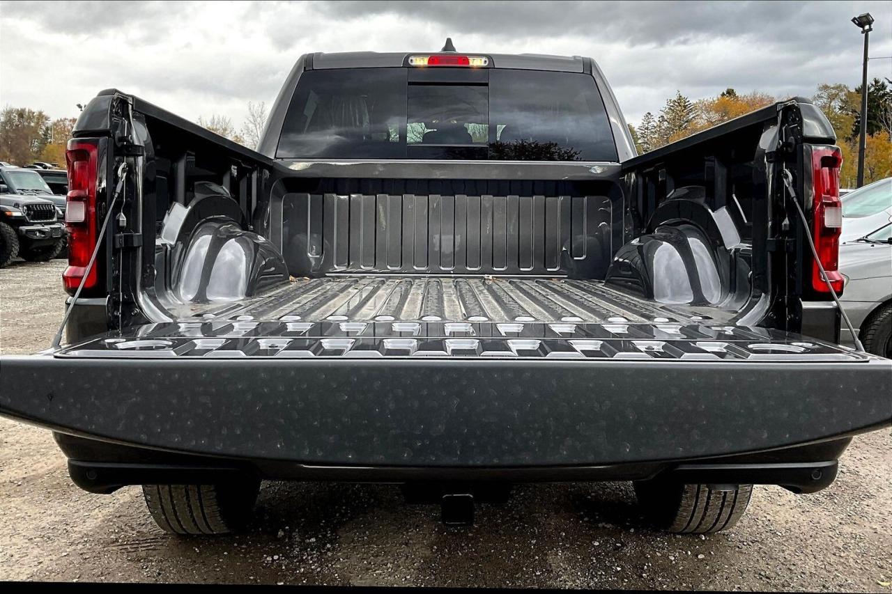 2025 RAM 1500 TRADESMAN | Carplay | Blackout Pkg | 20" Wheels Photo