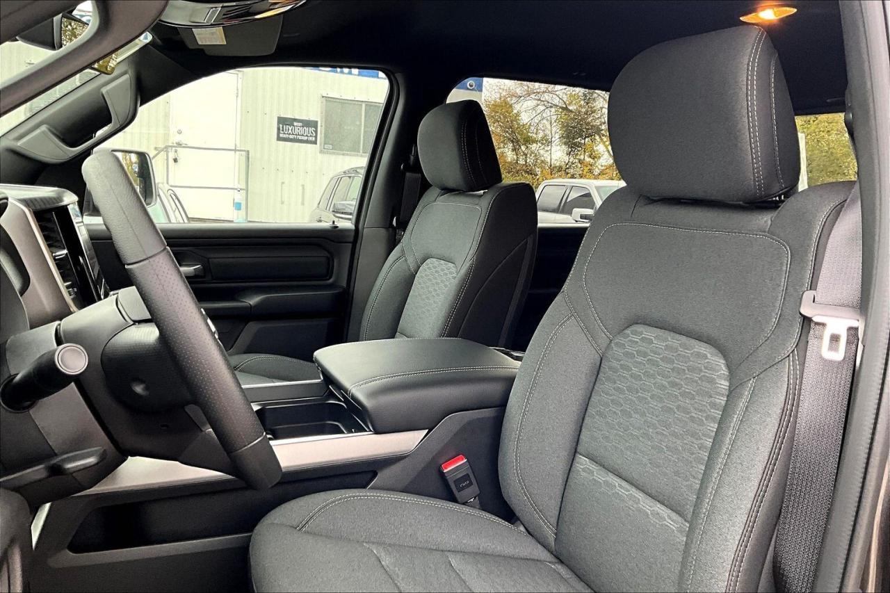 2025 RAM 1500 TRADESMAN | Carplay | Blackout Pkg | 20" Wheels Photo