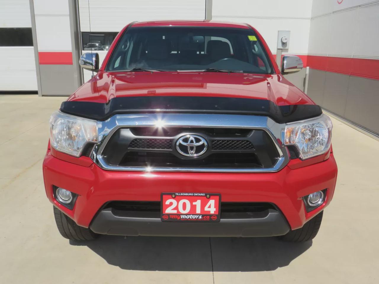 2014 Toyota Tacoma BASE V6 (**RARE!!**SOLID FRAME!!**EXCELLENT CONDITION!!**SAFETY/CERTIFIED!!**4WD**RUNNING BOARDS**TONNEAU COVER**TRAILER HITCH**CD PLAYER**BUG DEFLECTOR**ALLOY RIMS**DIGITAL TOUCHSCREEN**REVERSE CAMERA**CRUISE CONTROL**BLUETOOTH**) Photo