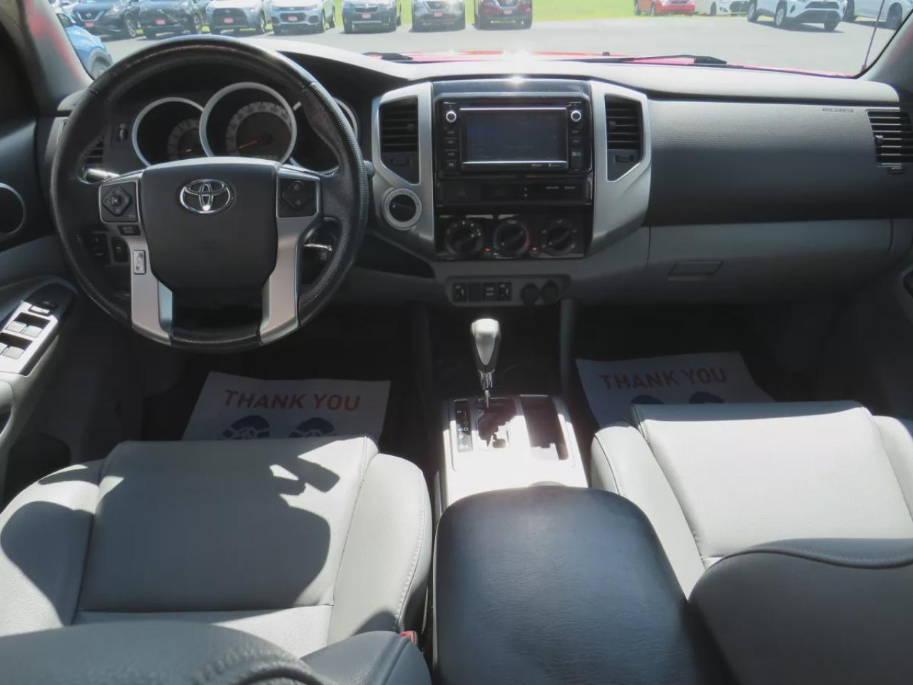 2014 Toyota Tacoma BASE V6 (**RARE!!**SOLID FRAME!!**EXCELLENT CONDITION!!**SAFETY/CERTIFIED!!**4WD**RUNNING BOARDS**TONNEAU COVER**TRAILER HITCH**CD PLAYER**BUG DEFLECTOR**ALLOY RIMS**DIGITAL TOUCHSCREEN**REVERSE CAMERA**CRUISE CONTROL**BLUETOOTH**) Photo4