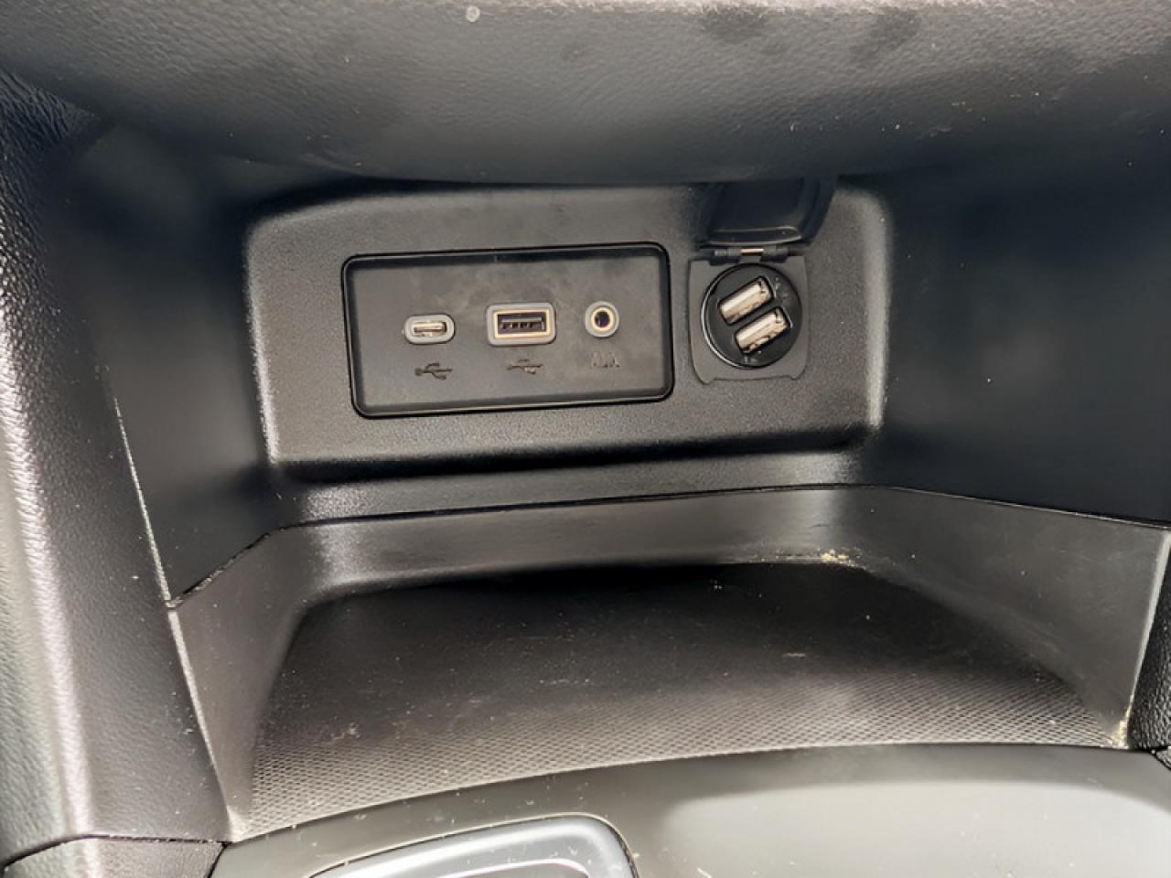 2021 Chevrolet Equinox LT  **13 SERVICE RECORDS** Photo