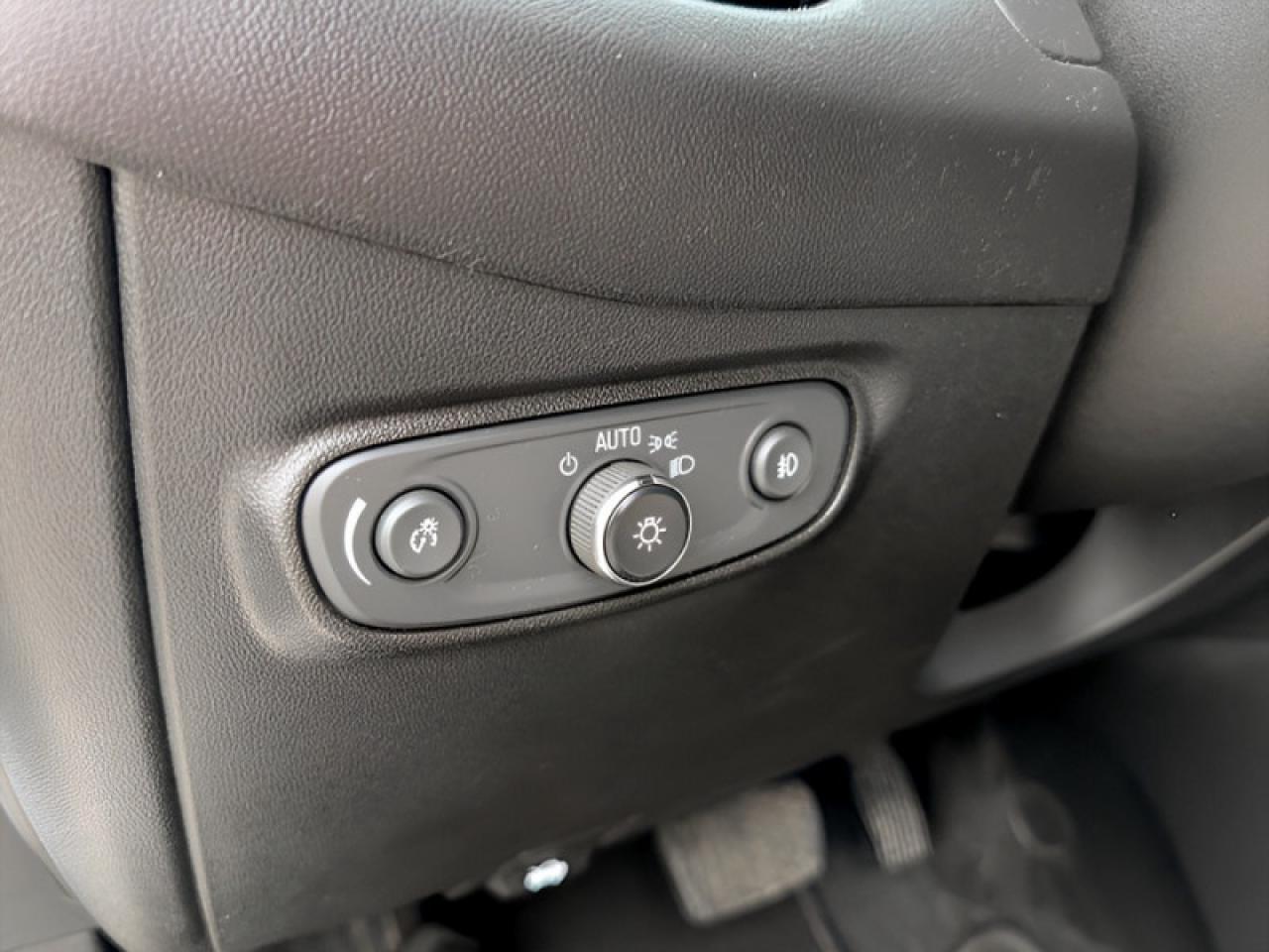 2021 Chevrolet Equinox LT  **13 SERVICE RECORDS** Photo