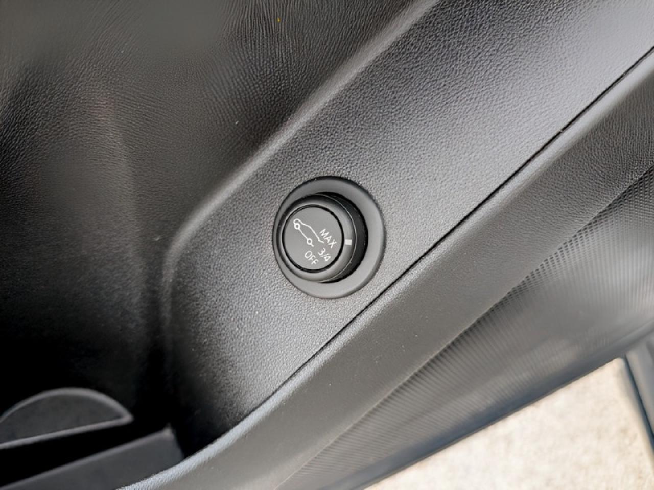 2021 Chevrolet Equinox LT  **13 SERVICE RECORDS** Photo