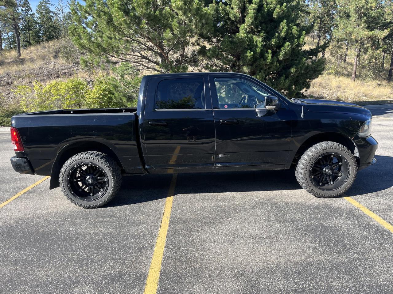 2014 RAM 1500 Sport Crew Cab SWB 4WD - Photo #5