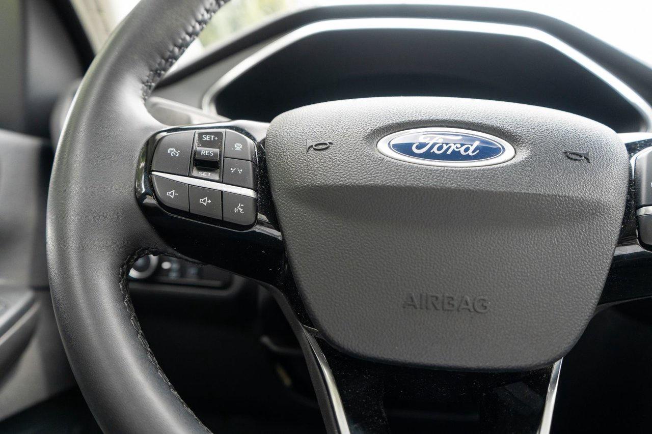 2023 Ford Escape Platinum Photo