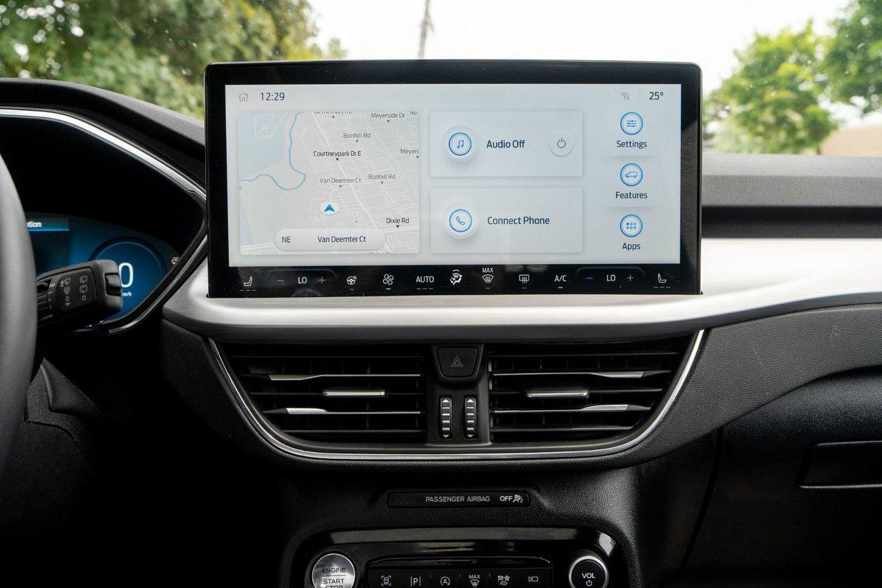 2023 Ford Escape Platinum Photo