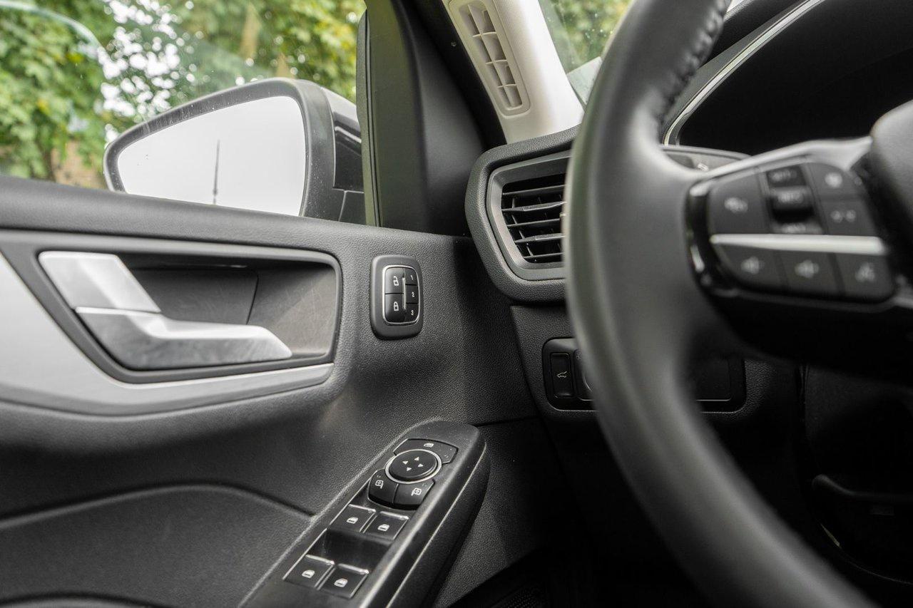 2023 Ford Escape Platinum Photo