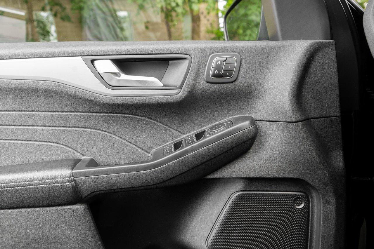 2023 Ford Escape Platinum Photo