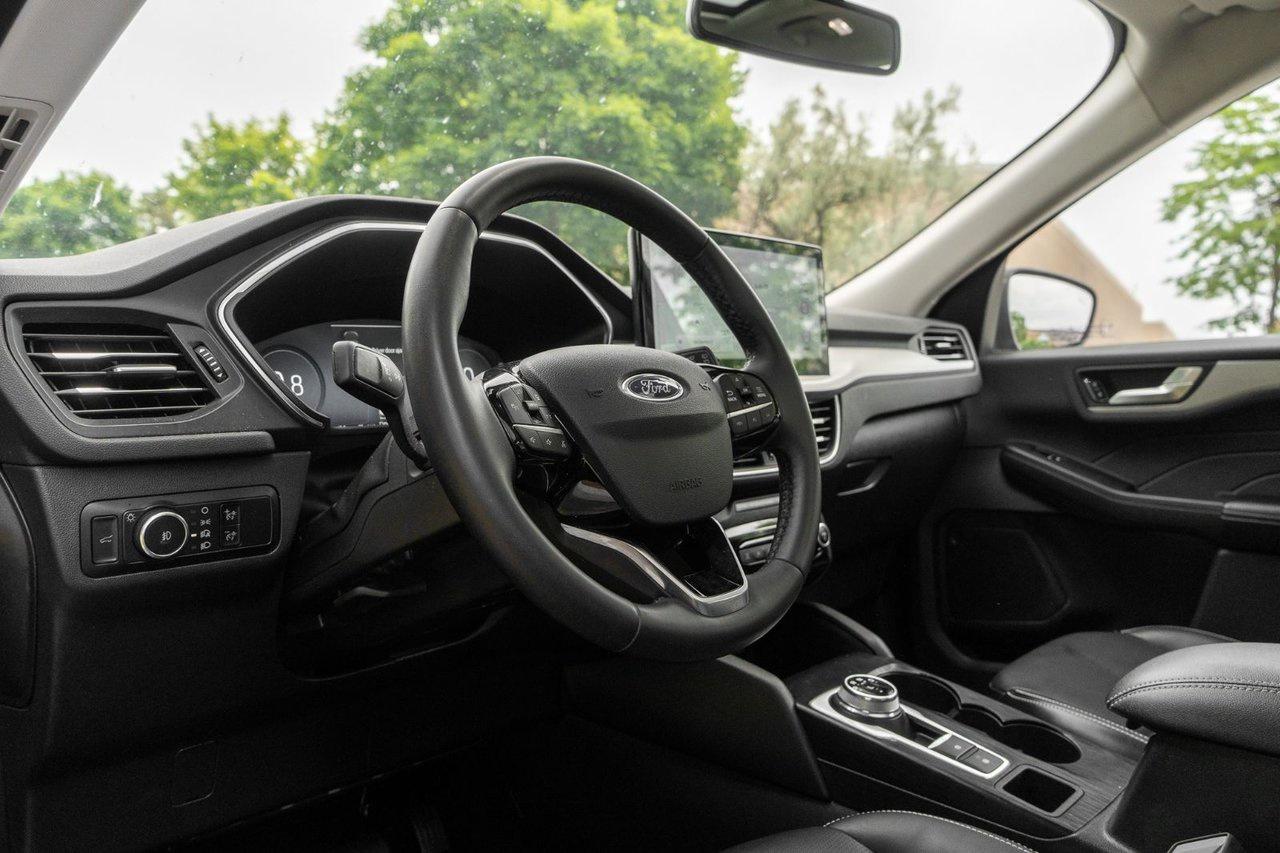 2023 Ford Escape Platinum Photo