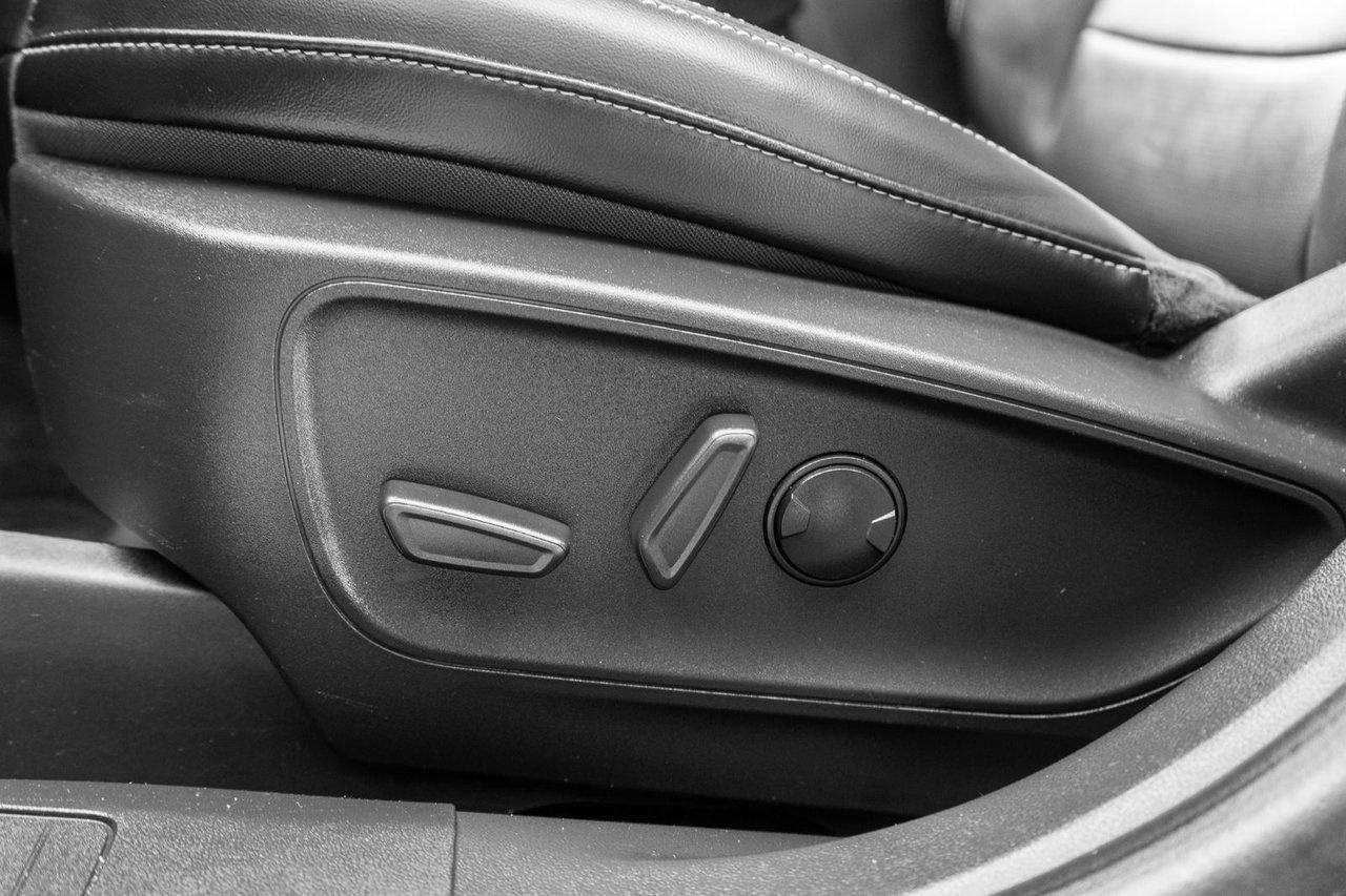 2023 Ford Escape Platinum Photo