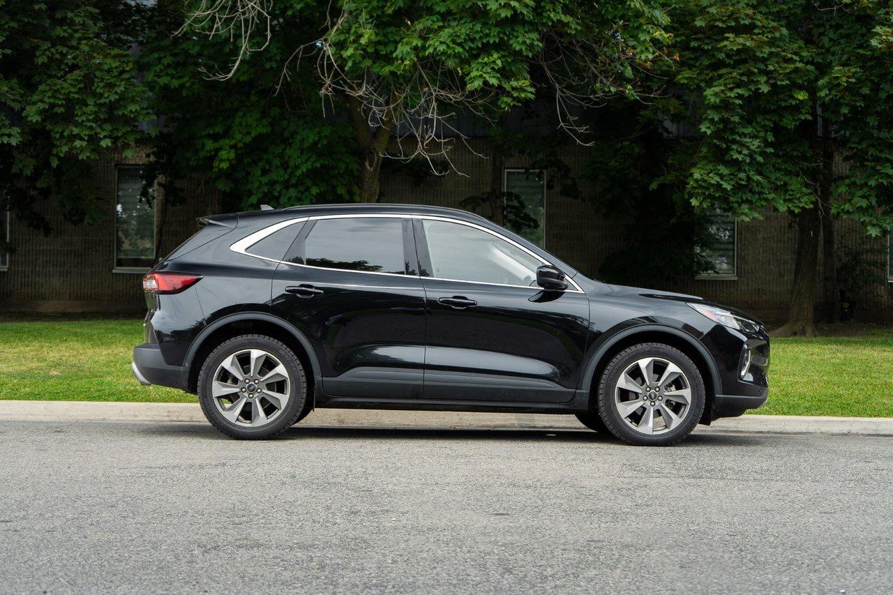 2023 Ford Escape Platinum Photo3