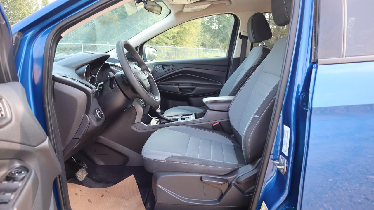 2017 Ford Escape S Photo5