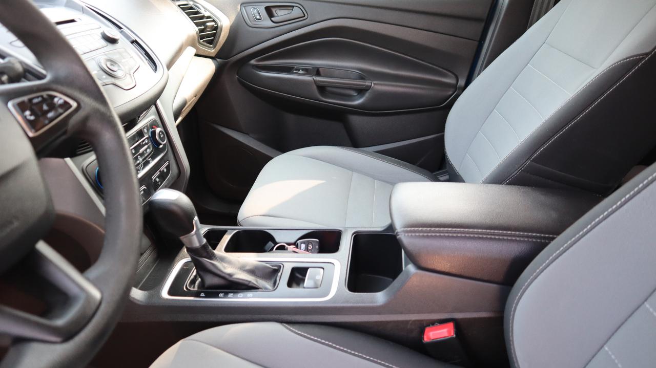 2017 Ford Escape S Photo5