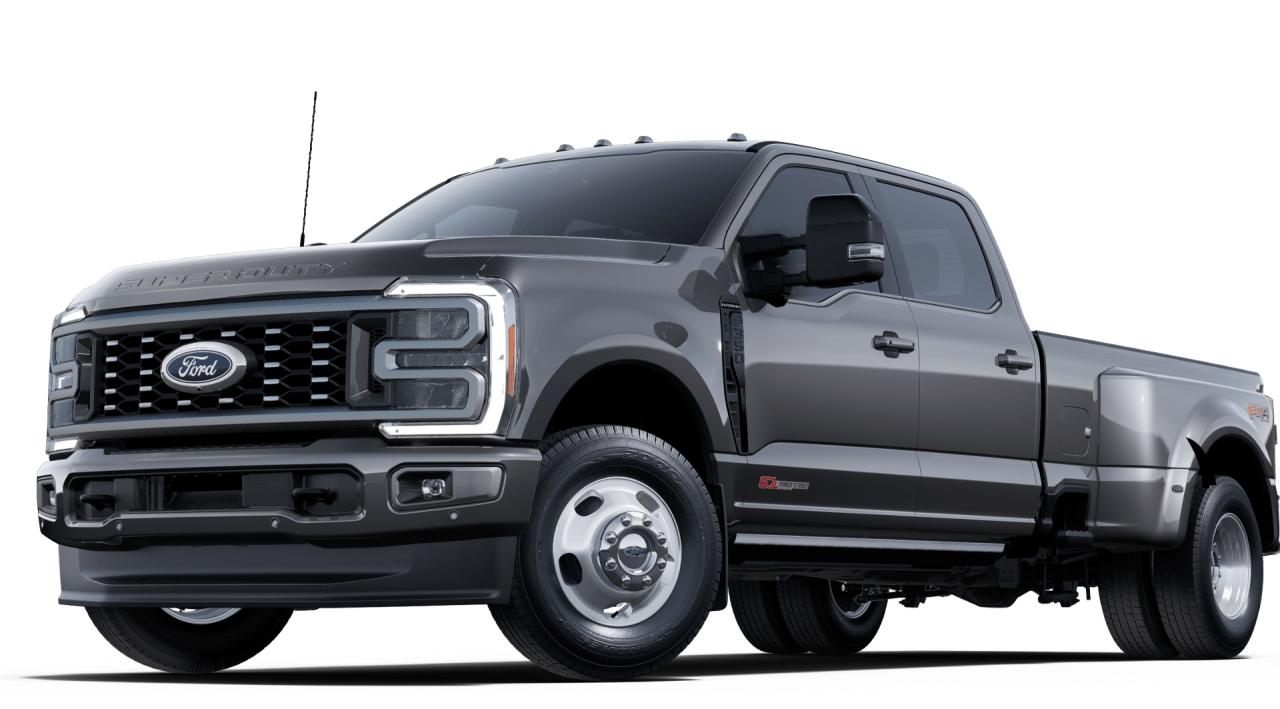 2025 Ford F-350 Super Duty DRW Platinum Photo0