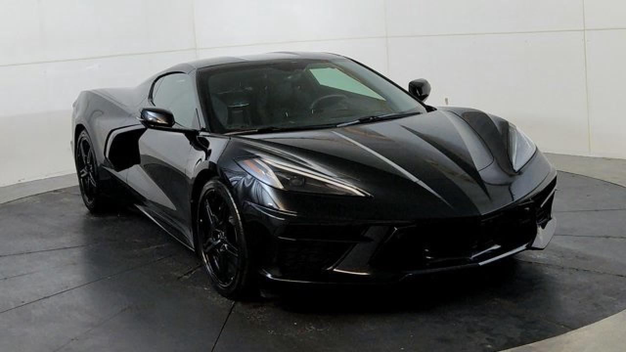 Used 2023 Chevrolet Corvette 2LT Magentic Ride Front LIft Adjustable Height Performance Exhaust Transparent Roof for sale in Winnipeg, MB
