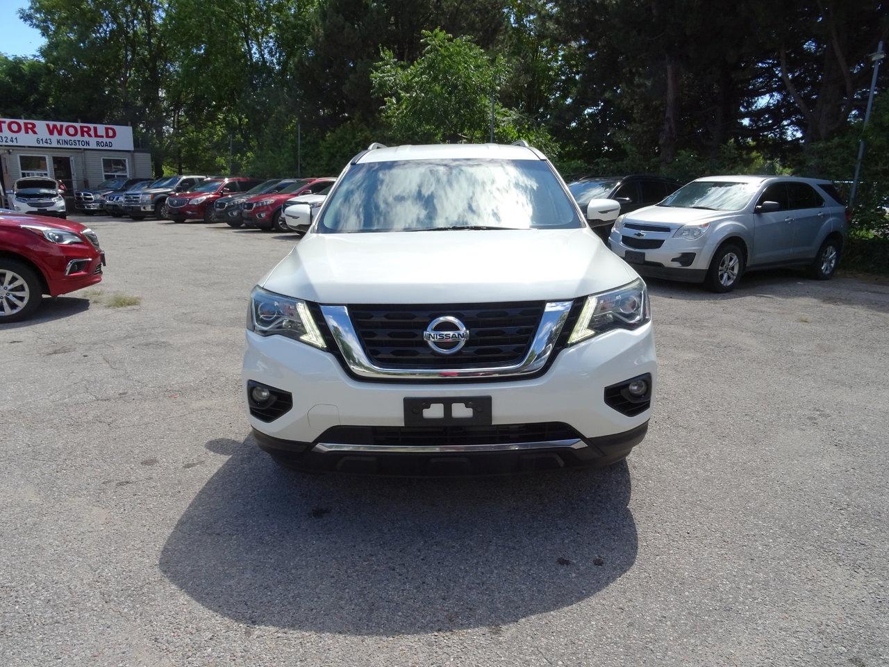 2017 Nissan Pathfinder SV - Photo #3