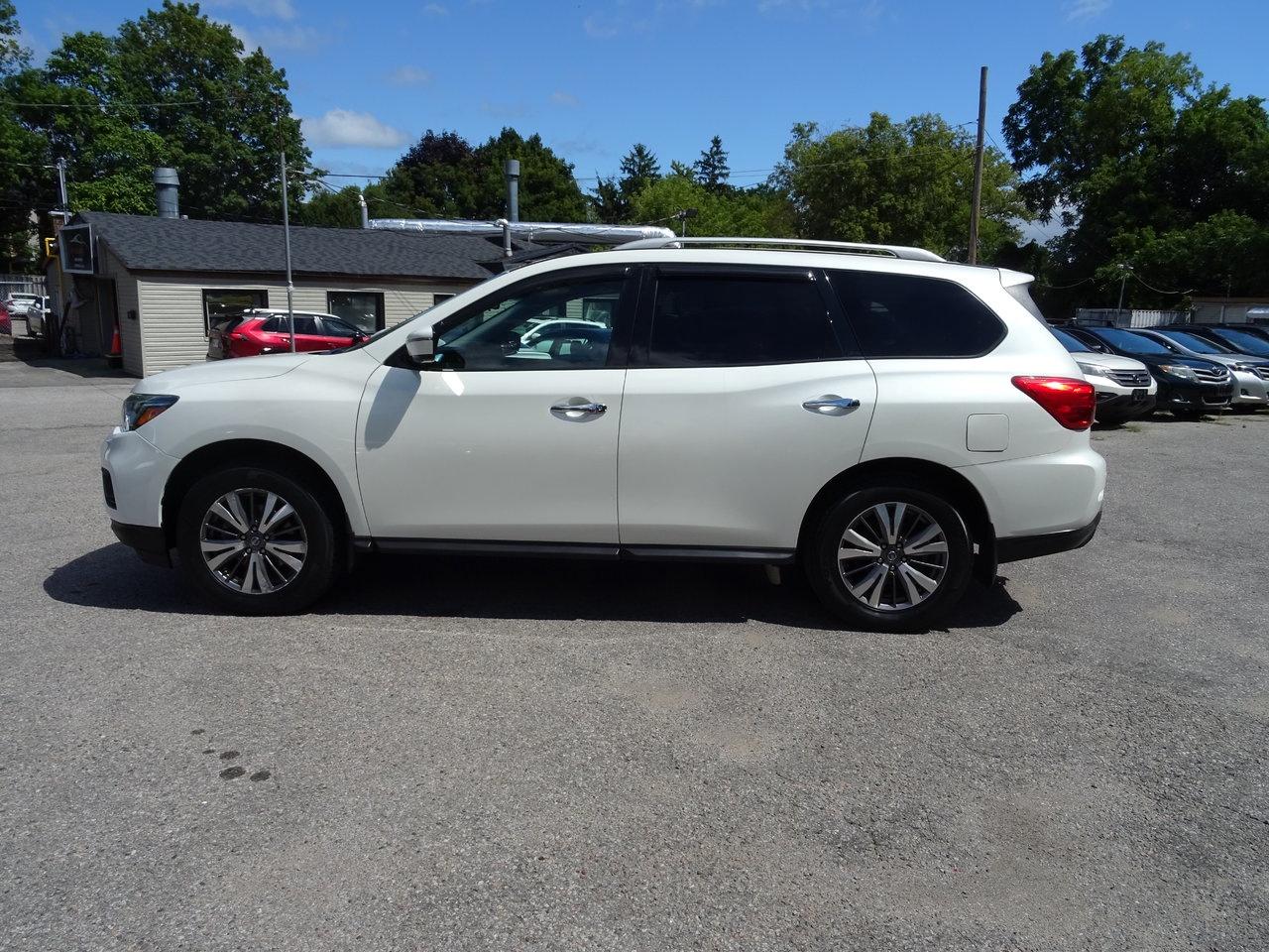 Used 2017 Nissan Pathfinder SV for sale in Scarborough, ON