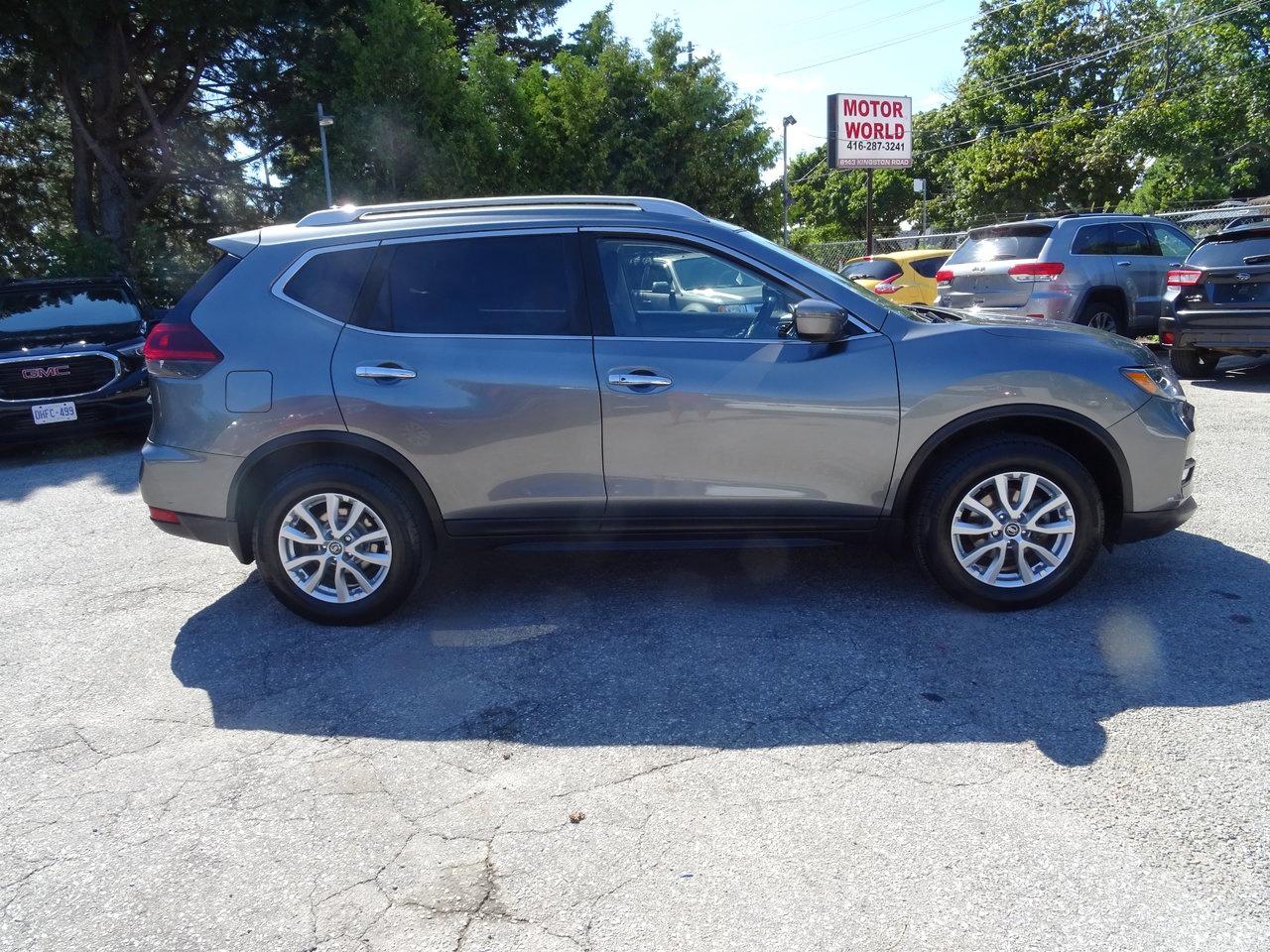 2020 Nissan Rogue SV - Photo #5