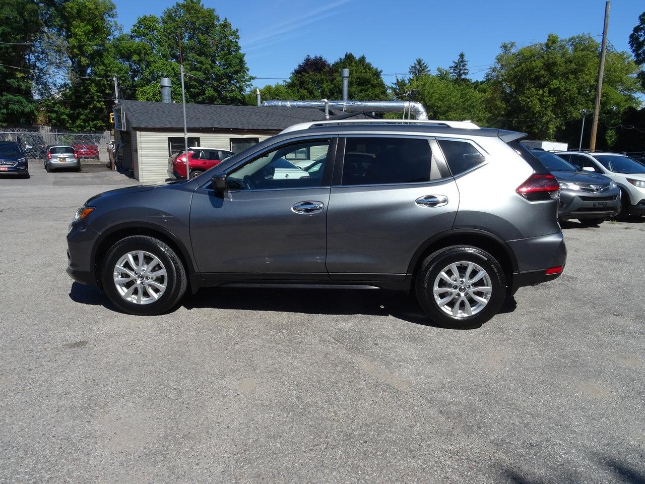 Used 2020 Nissan Rogue SV for sale in Scarborough, ON