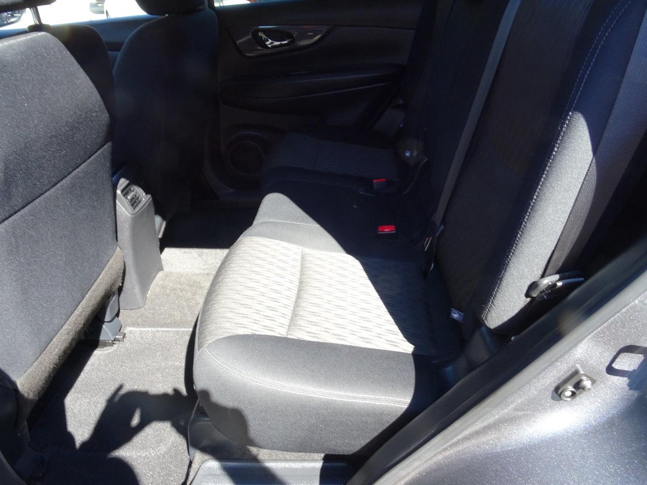2020 Nissan Rogue SV - Photo #10