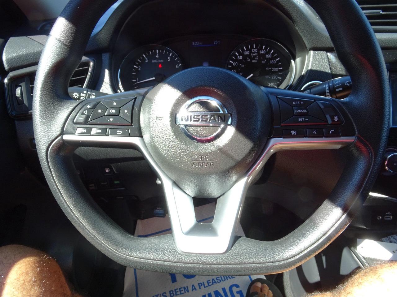 2020 Nissan Rogue SV - Photo #15