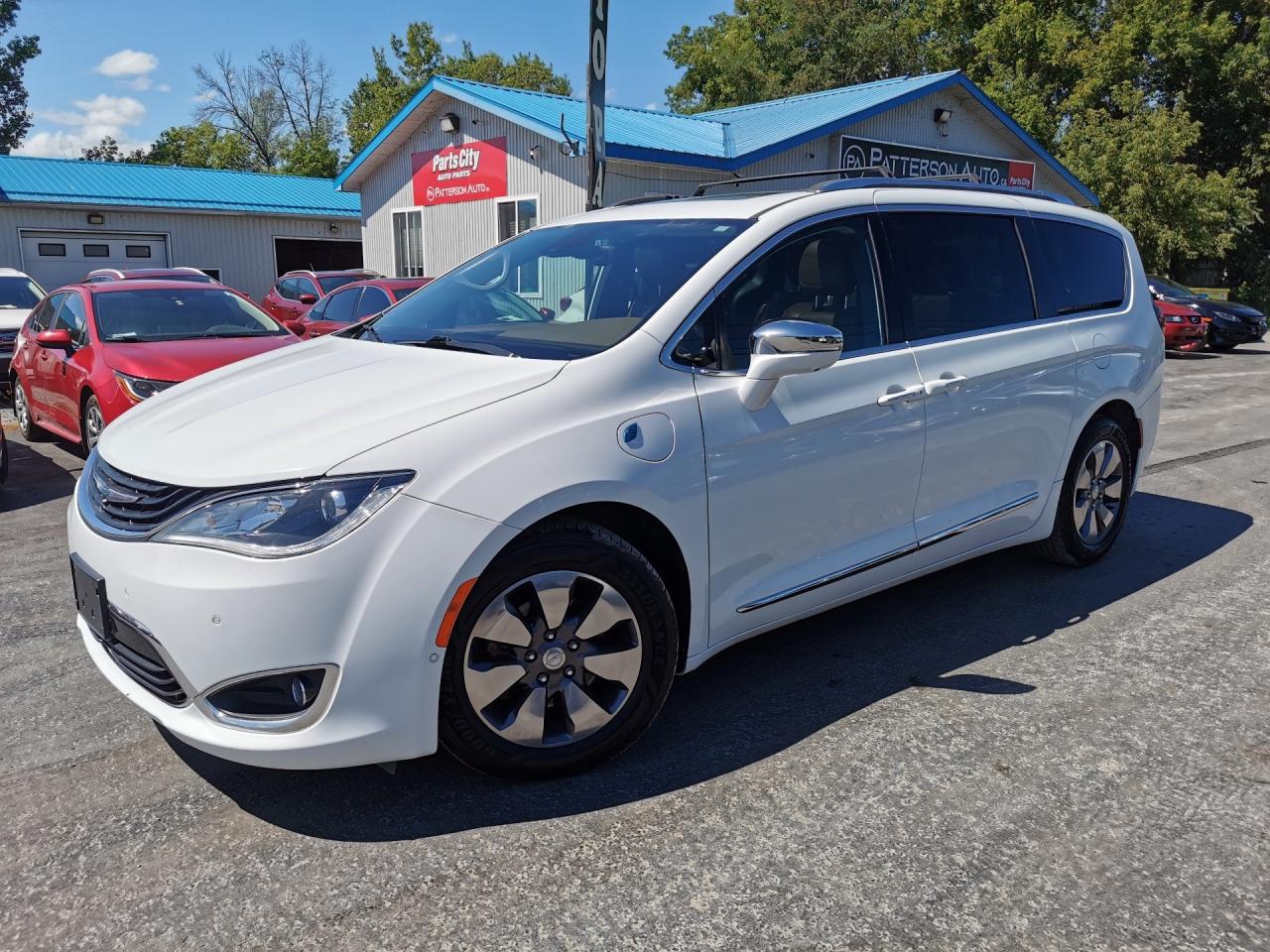 Used 2018 Chrysler Pacifica Hybrid Limited for sale in Madoc, ON