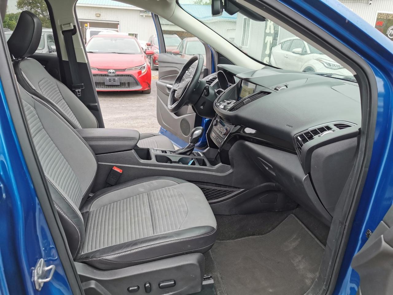 2019 Ford Escape Titanium - Photo #19