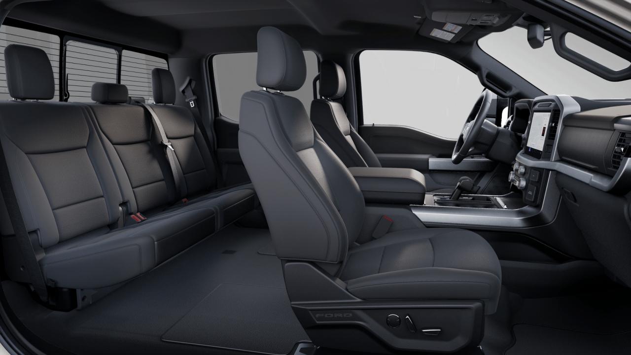 2025 Ford F-150 XLT Photo3