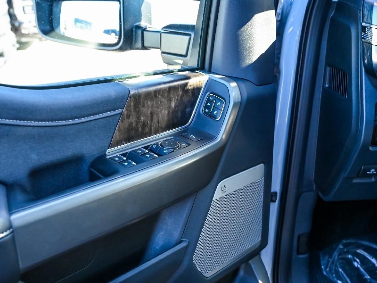 2026 Ford F-350 Super Duty SRW Lariat Photo