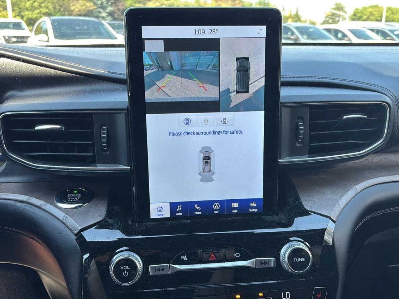 2021 Ford Explorer Platinum Photo5