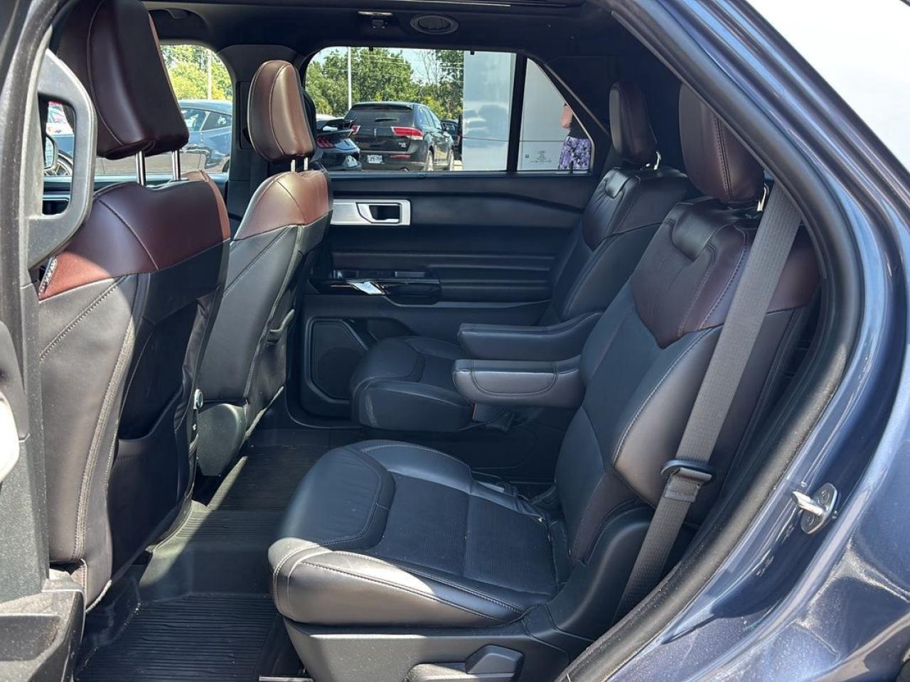 2021 Ford Explorer Platinum Photo5