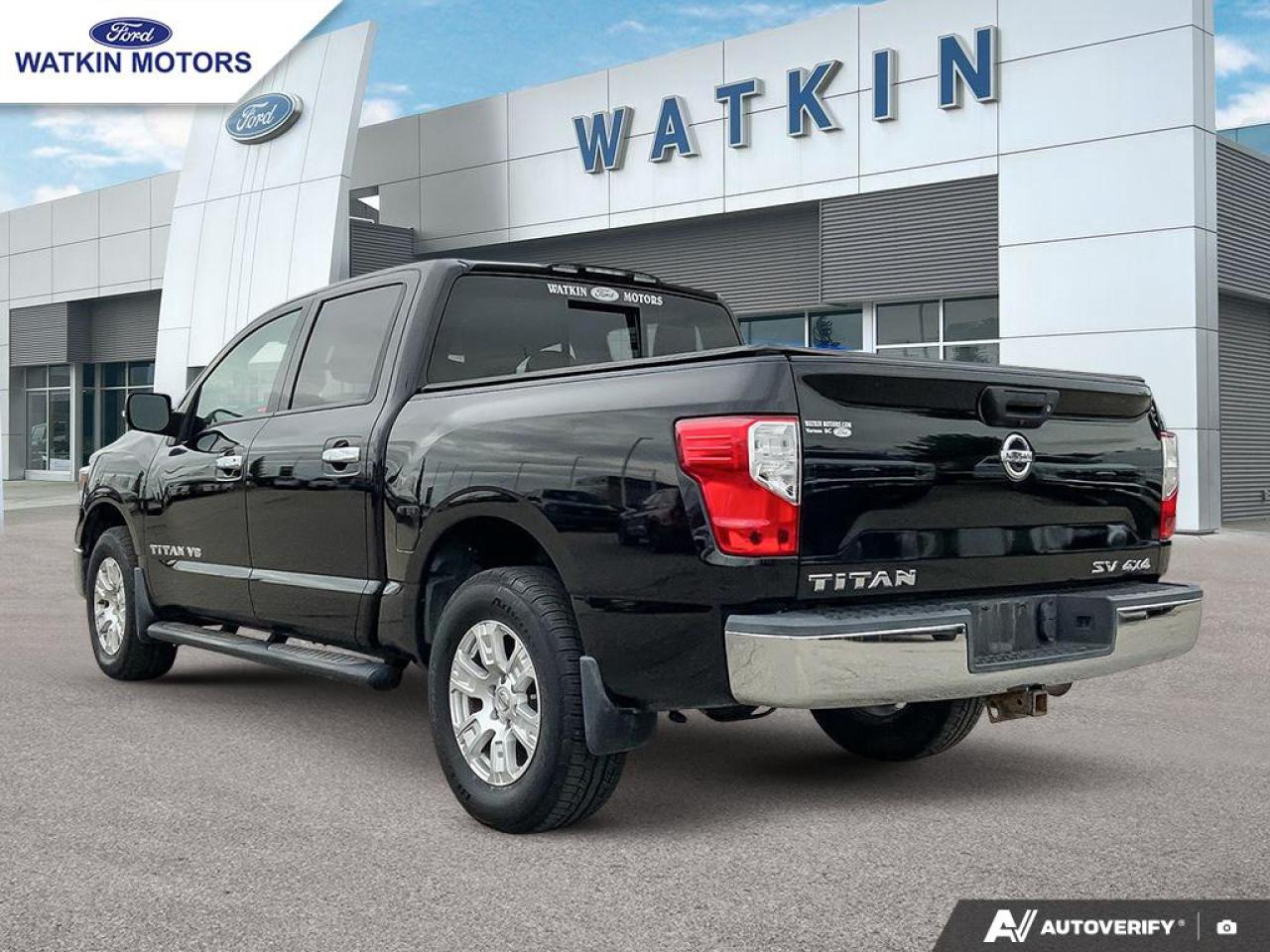 2018 Nissan Titan CREWCAB 4X4 SV Photo2