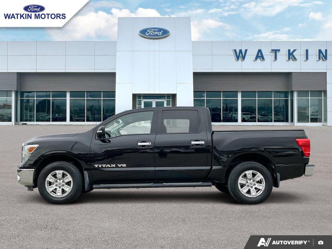 2018 Nissan Titan CREWCAB 4X4 SV Photo1