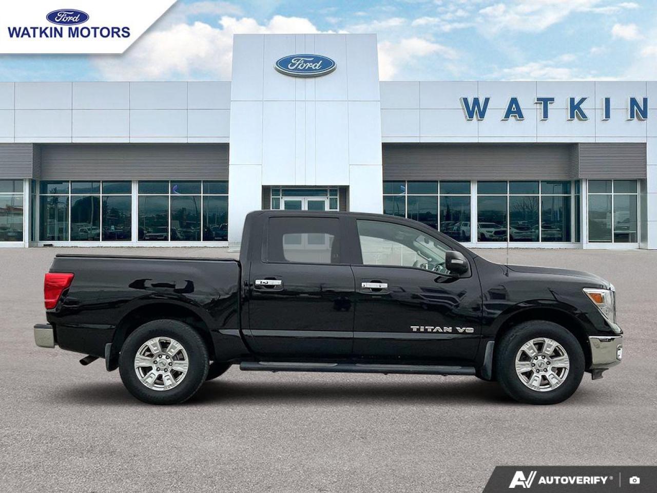 2018 Nissan Titan CREWCAB 4X4 SV Photo5