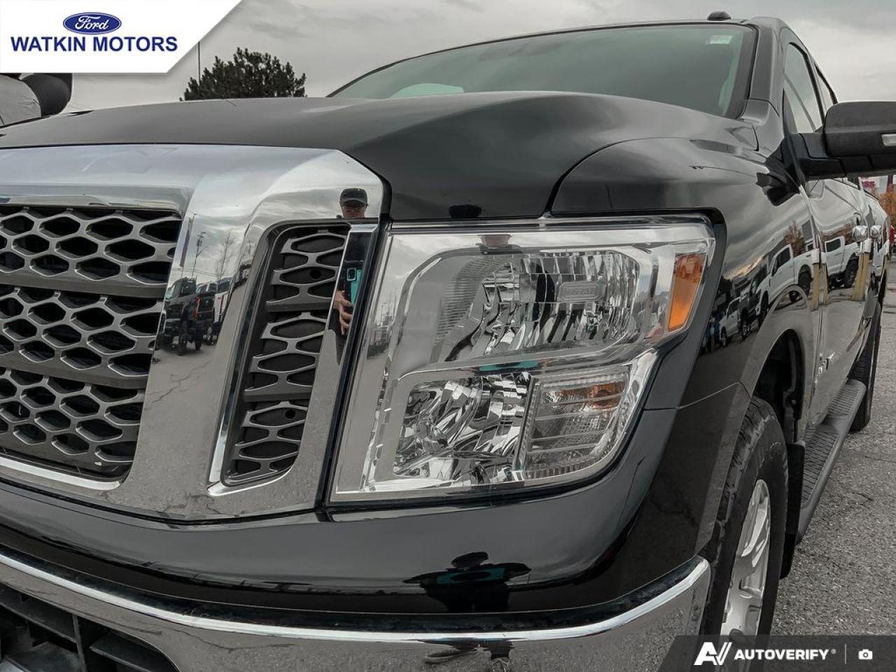 2018 Nissan Titan CREWCAB 4X4 SV Photo10