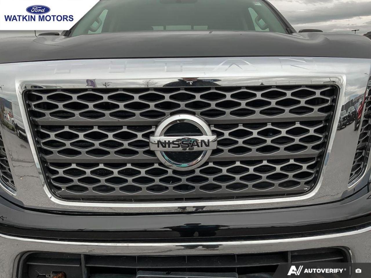 2018 Nissan Titan CREWCAB 4X4 SV Photo11