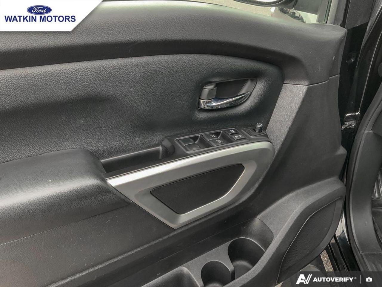 2018 Nissan Titan CREWCAB 4X4 SV Photo19