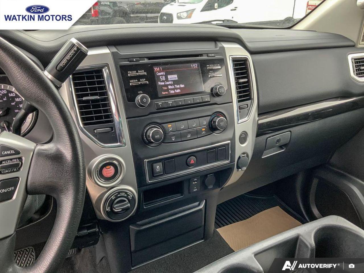 2018 Nissan Titan CREWCAB 4X4 SV Photo21