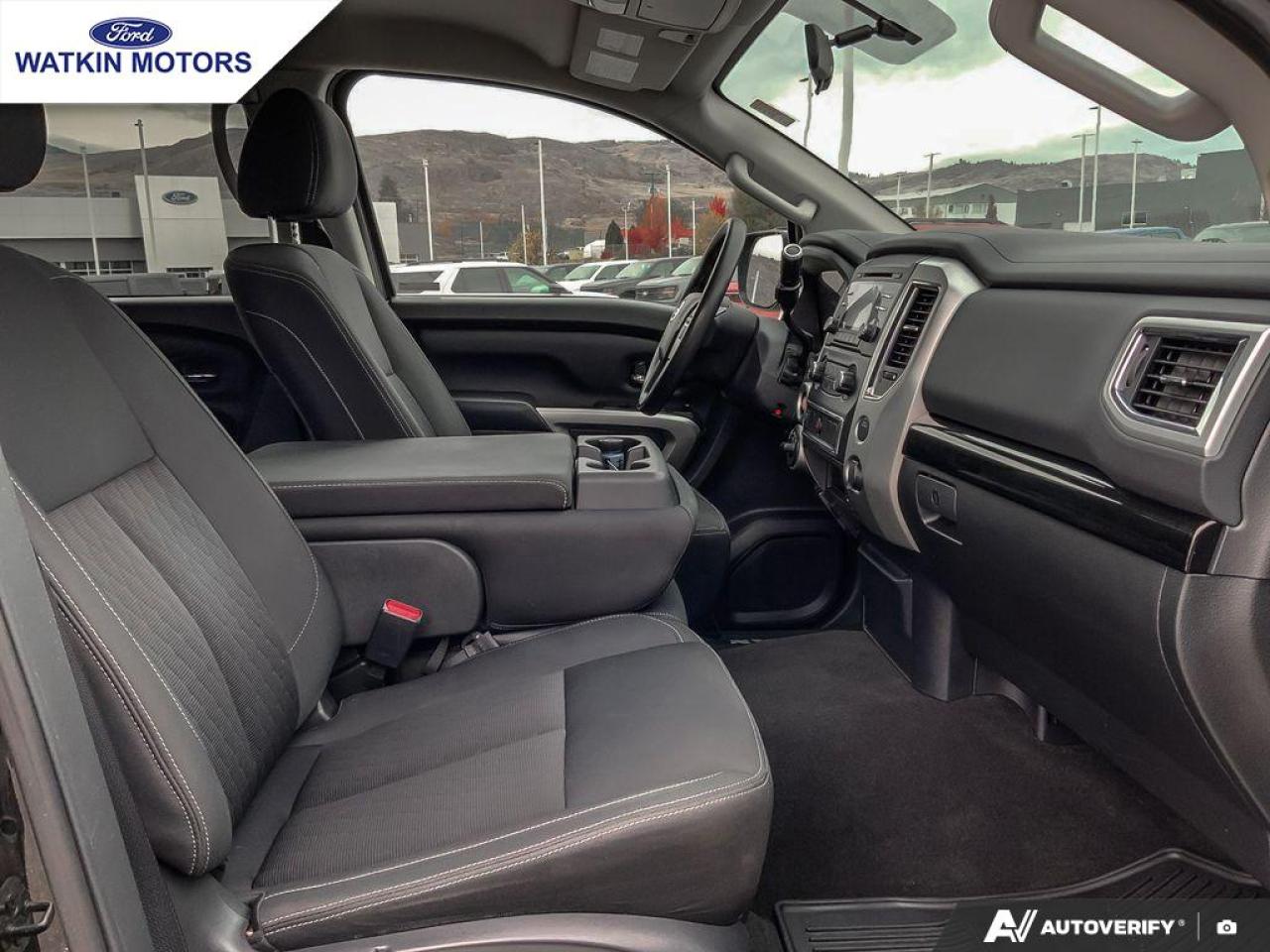 2018 Nissan Titan CREWCAB 4X4 SV Photo24