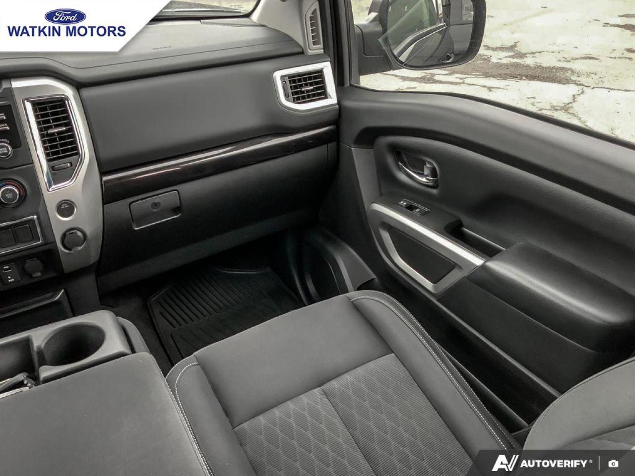 2018 Nissan Titan CREWCAB 4X4 SV Photo27