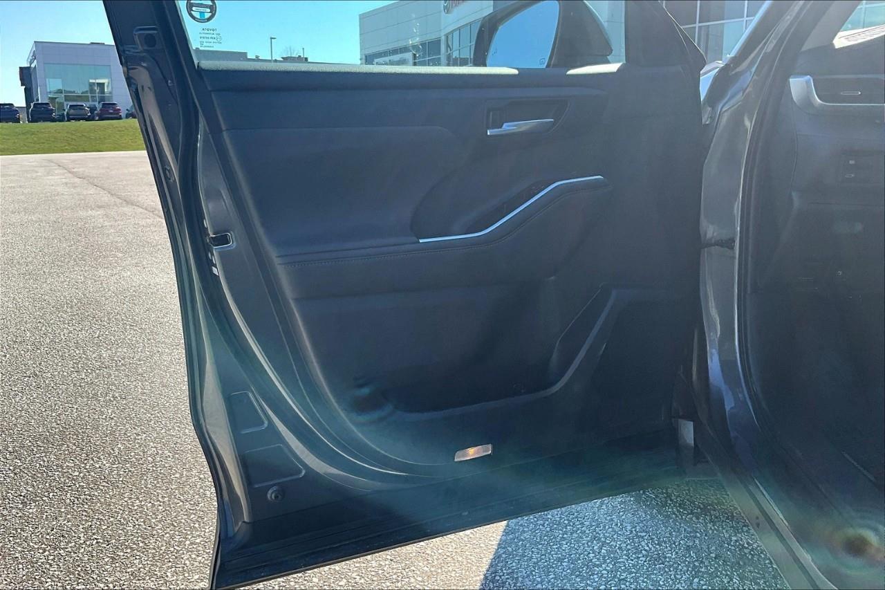 2021 Toyota Highlander HYBRID XLE Photo1