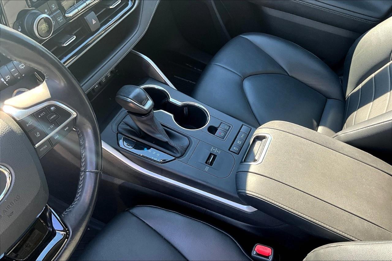 2021 Toyota Highlander HYBRID XLE Photo