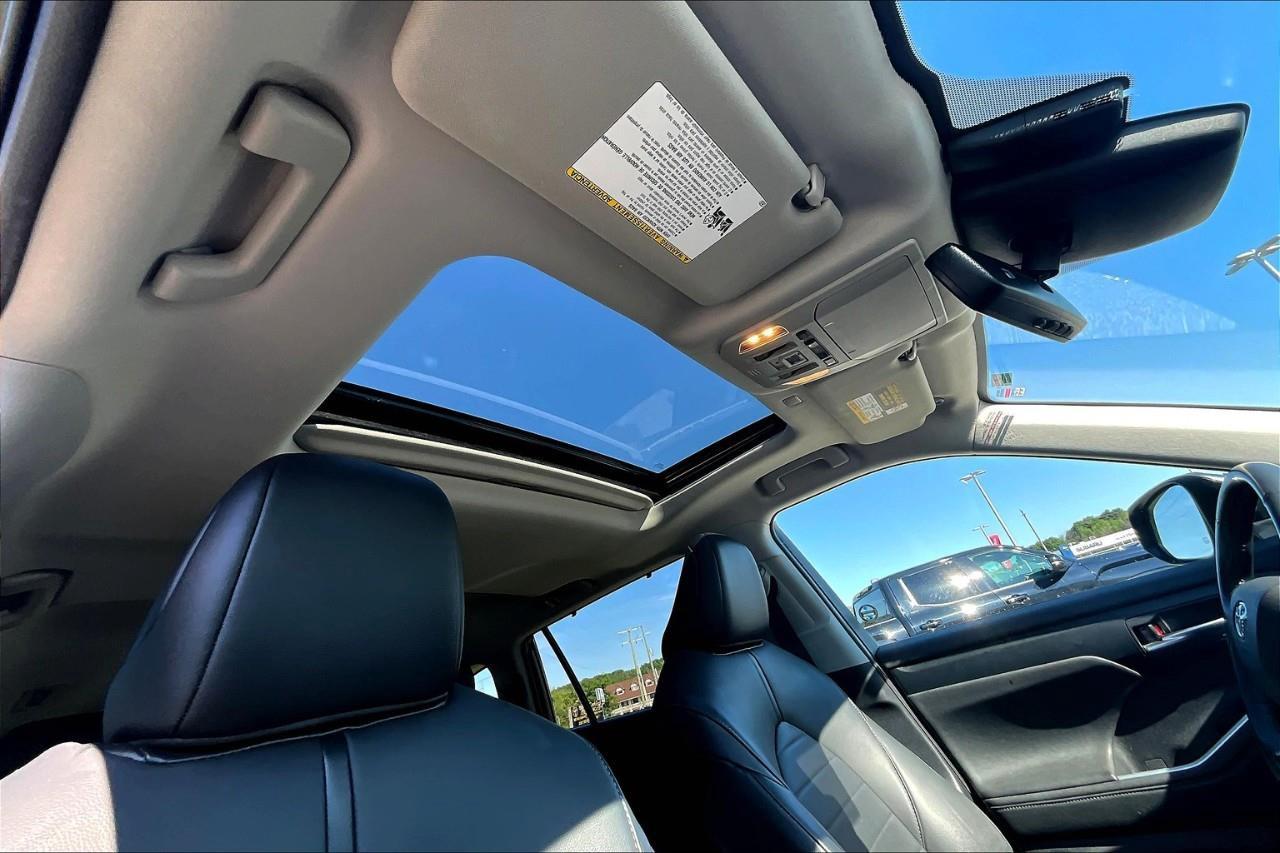 2021 Toyota Highlander HYBRID XLE Photo