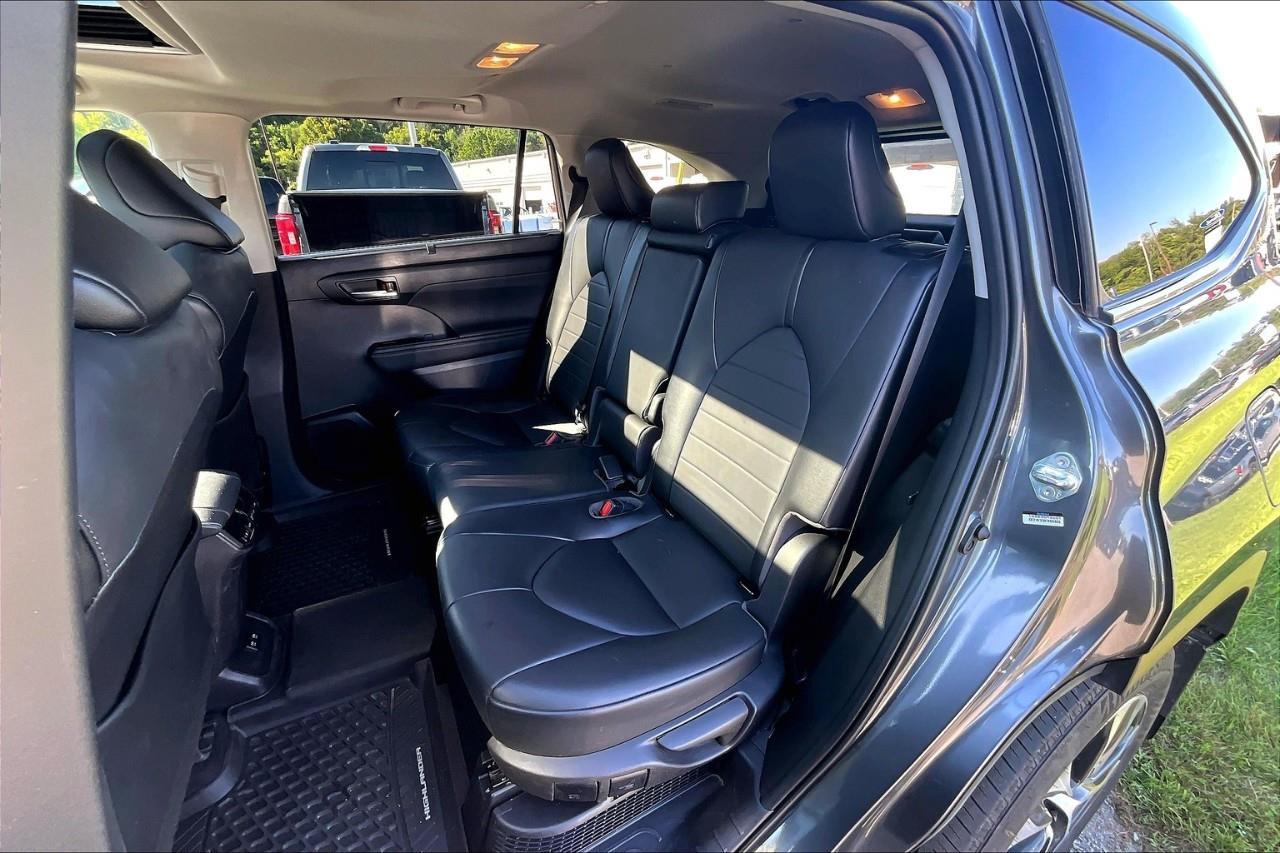 2021 Toyota Highlander HYBRID XLE Photo