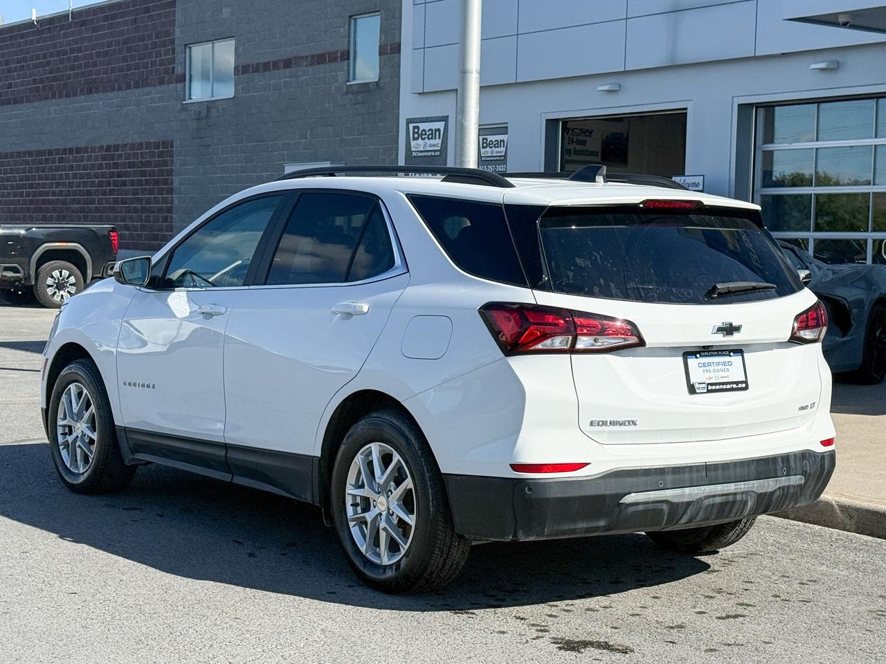 2022 Chevrolet Equinox LT ONE OWNER, CLEAN CARFAX, 1.5L ENGINE, SUNROOF, HEATED FRONT SEATS, HEATED STEERING WHEEL, POWER LIFTGATE, NAVIGATION, ADAPTIVE CRUISE CONTROL, HD SURROUND VISION Photo2
