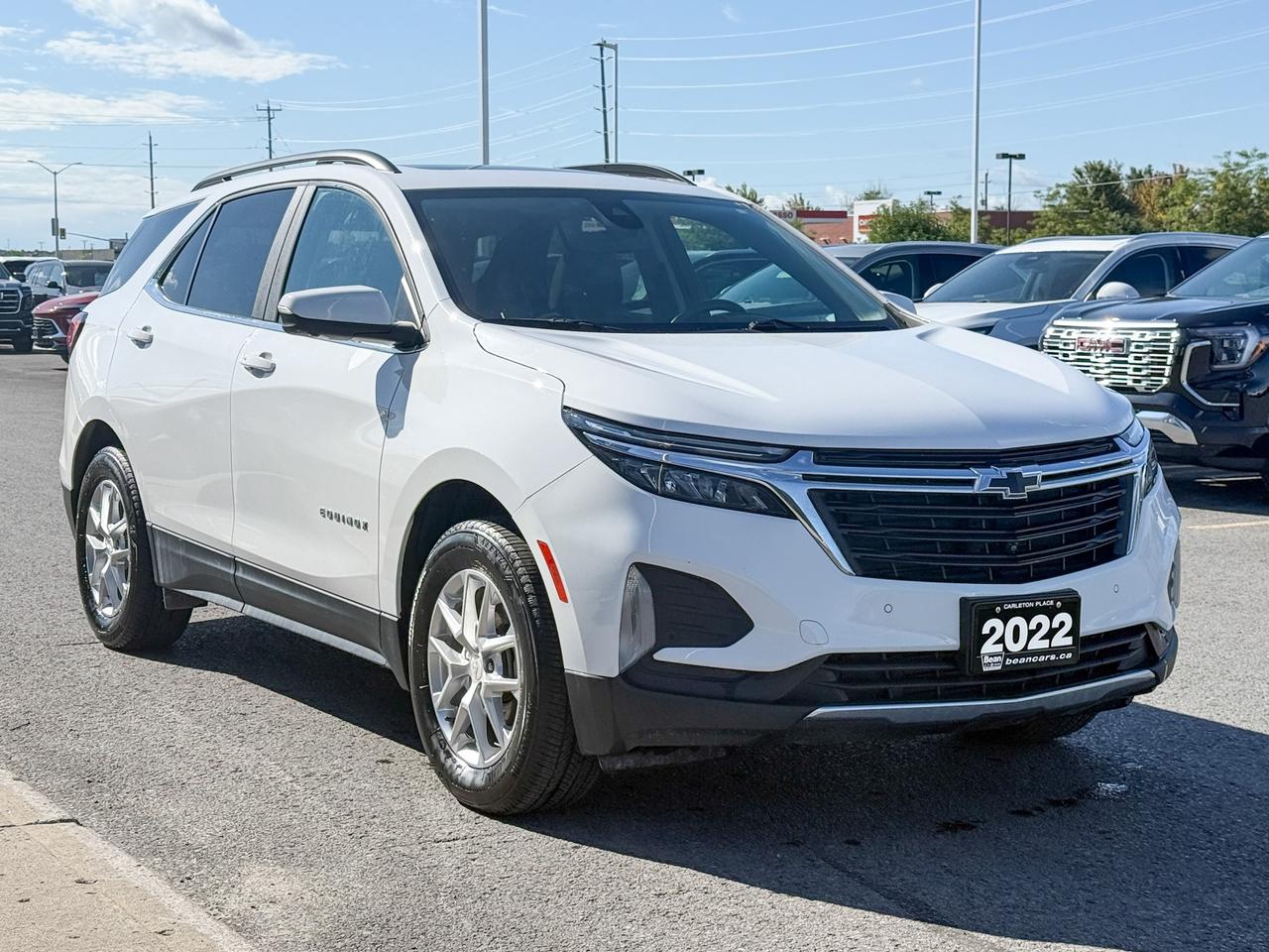 2022 Chevrolet Equinox LT ONE OWNER, CLEAN CARFAX, 1.5L ENGINE, SUNROOF, HEATED FRONT SEATS, HEATED STEERING WHEEL, POWER LIFTGATE, NAVIGATION, ADAPTIVE CRUISE CONTROL, HD SURROUND VISION Photo