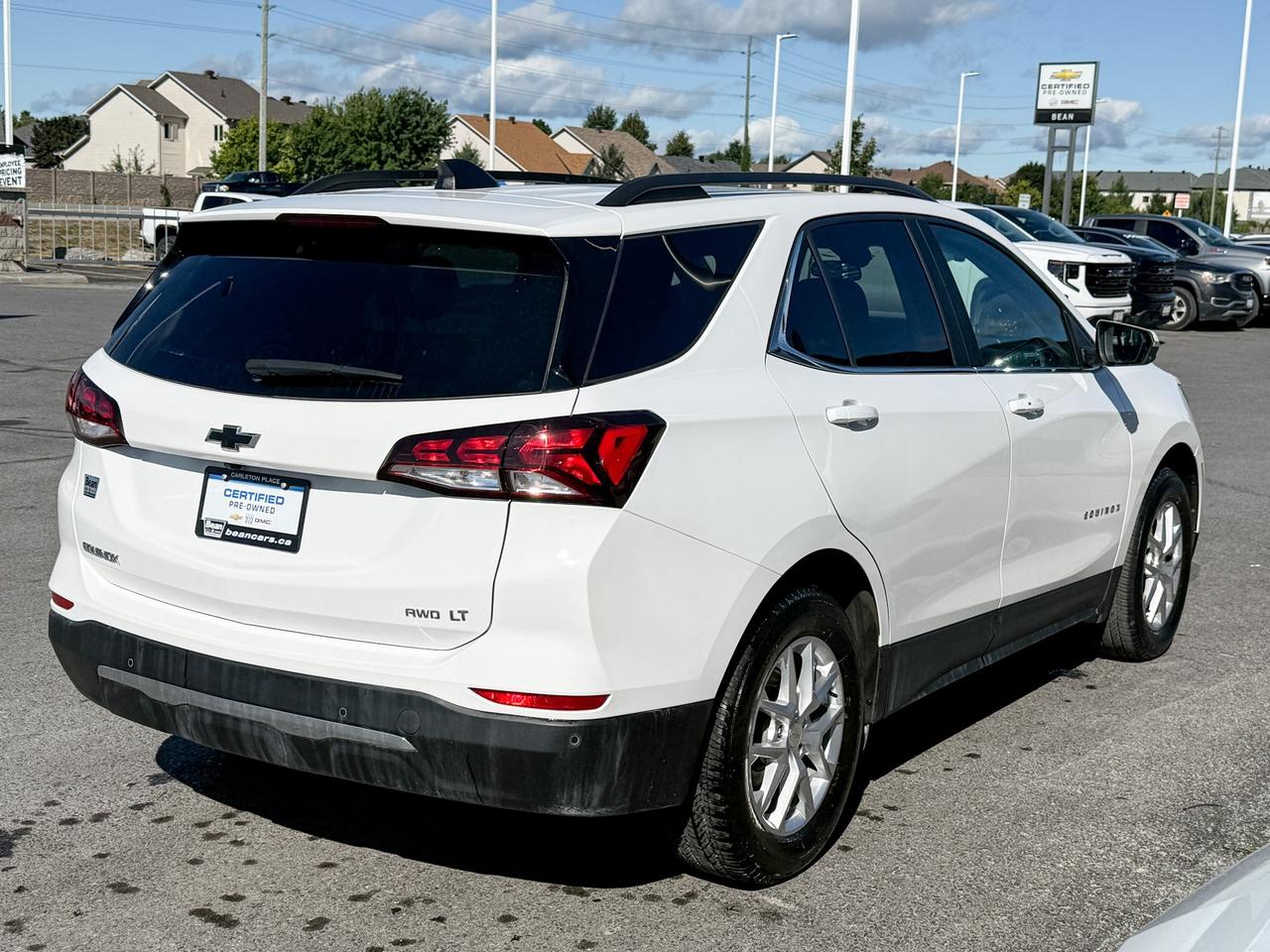 2022 Chevrolet Equinox LT ONE OWNER, CLEAN CARFAX, 1.5L ENGINE, SUNROOF, HEATED FRONT SEATS, HEATED STEERING WHEEL, POWER LIFTGATE, NAVIGATION, ADAPTIVE CRUISE CONTROL, HD SURROUND VISION Photo