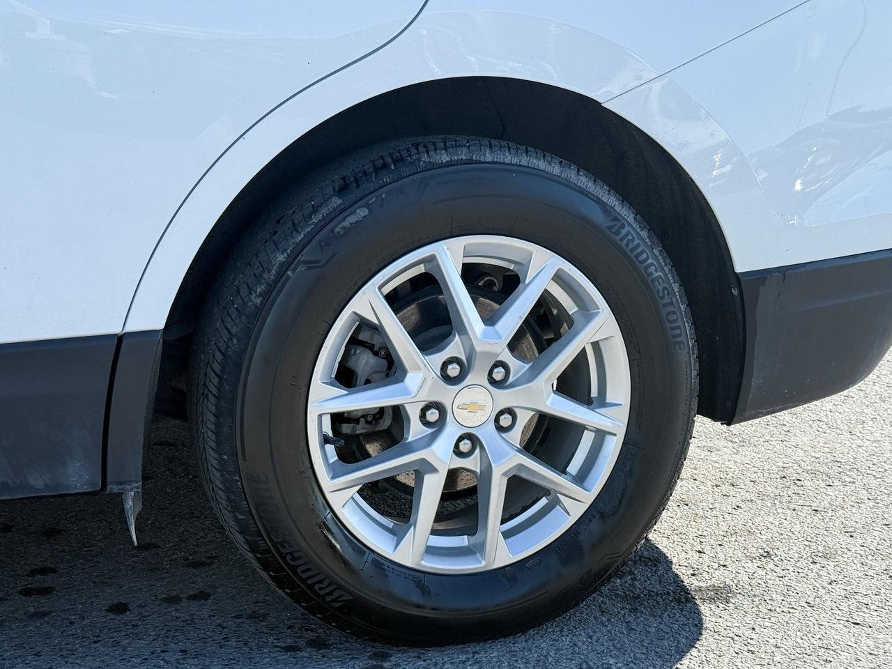 2022 Chevrolet Equinox LT ONE OWNER, CLEAN CARFAX, 1.5L ENGINE, SUNROOF, HEATED FRONT SEATS, HEATED STEERING WHEEL, POWER LIFTGATE, NAVIGATION, ADAPTIVE CRUISE CONTROL, HD SURROUND VISION Photo