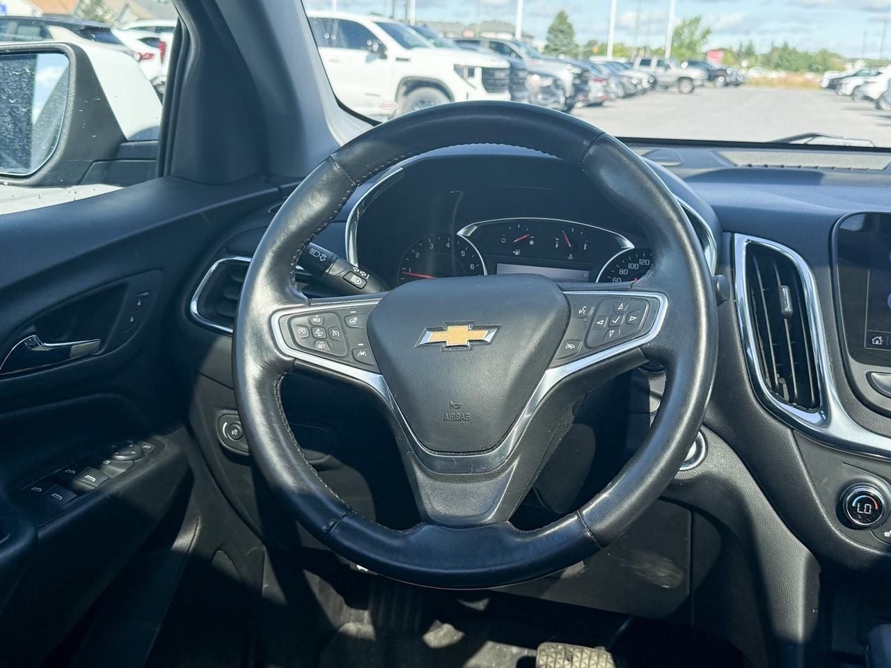 2022 Chevrolet Equinox LT ONE OWNER, CLEAN CARFAX, 1.5L ENGINE, SUNROOF, HEATED FRONT SEATS, HEATED STEERING WHEEL, POWER LIFTGATE, NAVIGATION, ADAPTIVE CRUISE CONTROL, HD SURROUND VISION Photo