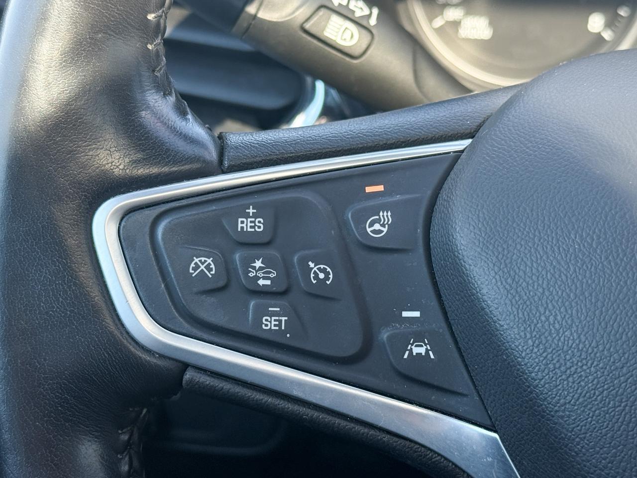 2022 Chevrolet Equinox LT ONE OWNER, CLEAN CARFAX, 1.5L ENGINE, SUNROOF, HEATED FRONT SEATS, HEATED STEERING WHEEL, POWER LIFTGATE, NAVIGATION, ADAPTIVE CRUISE CONTROL, HD SURROUND VISION Photo